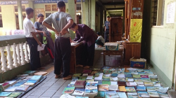 Daftar Harga Buku Pelajaran Gontor Baca artikel SiswaPelajar News, selengkapnya di Daftar Harga Buku Pelajaran Gontor | SiswaPelajar News https://www.siswapelajar.com/2121/daftar-harga-buku-pelajaran-gontor/